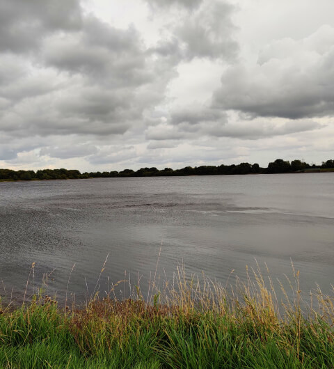 Ardsley Reservoir on a dark overcast day