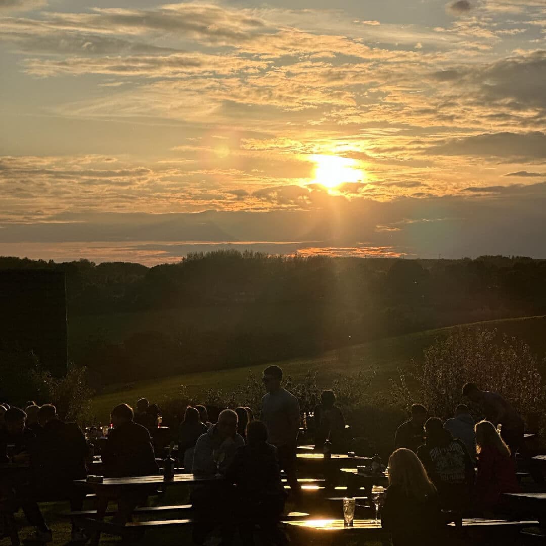 Hare and Hounds pub Tingley sunset
