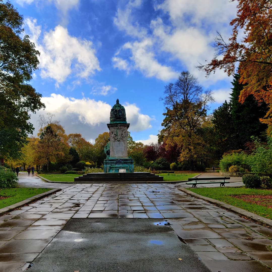 Woodhouse Moor/Hype statue at entrance