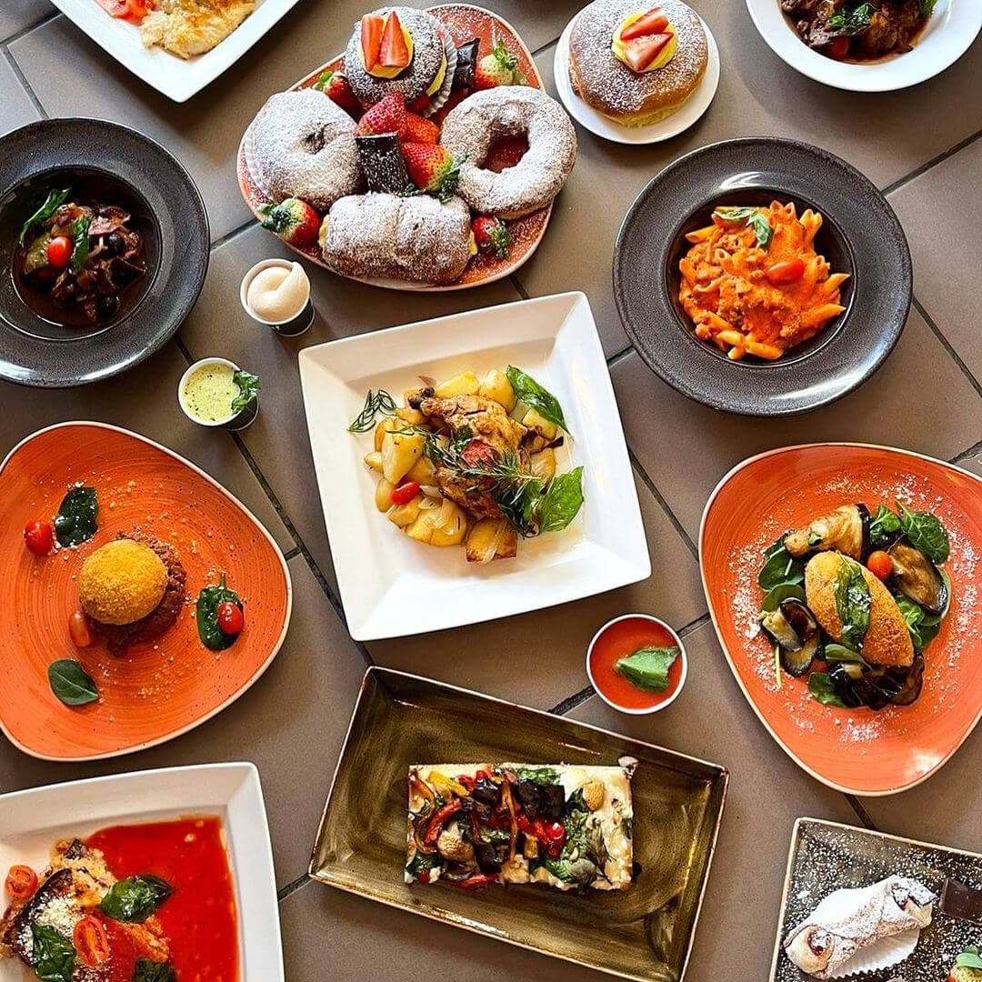 Selection of food by Poco