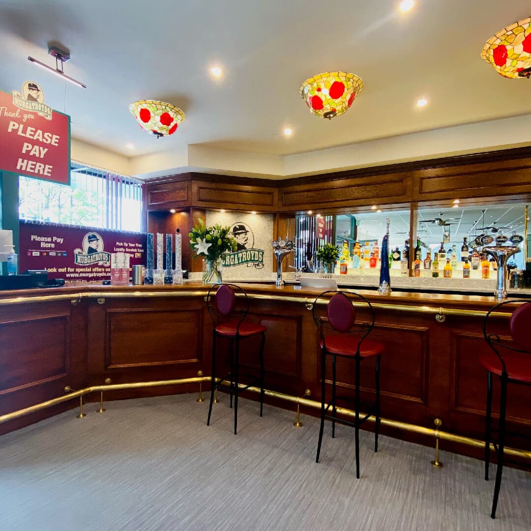 Murgatroyds inside bar