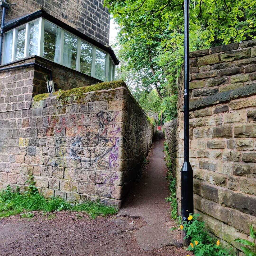 Woodhouse Ridge ginnel to Headingley