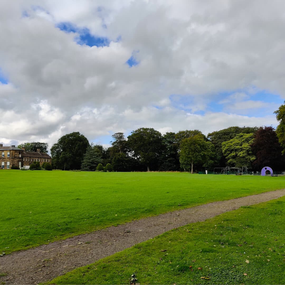 Farnley Hall Park field and path
