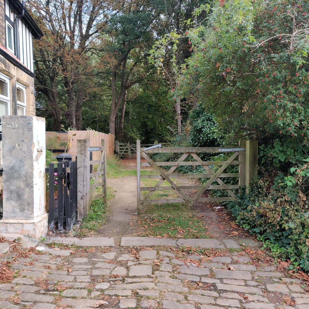 Dagmar Wood gated entrance