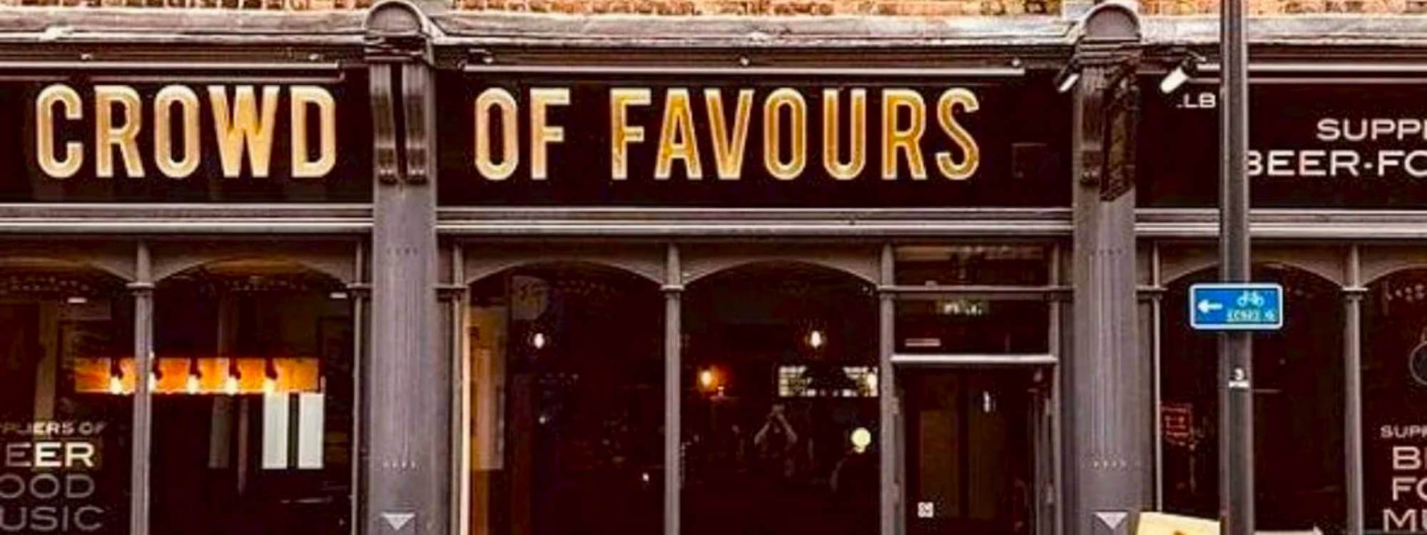 Crowd of Favours