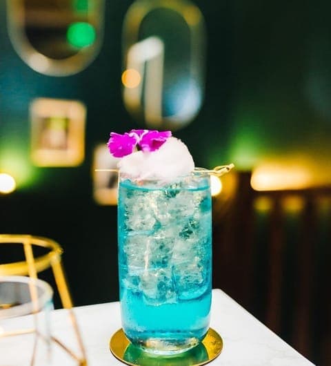 Tabula Rasa bar — colour-changing Picasso cocktail